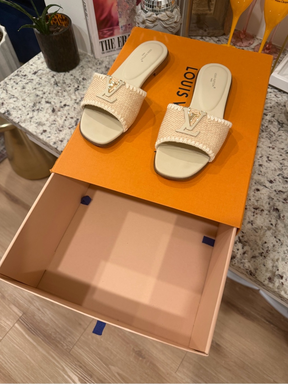 Louis Vuitton Mare Flat Mule - Picture 3 of 10